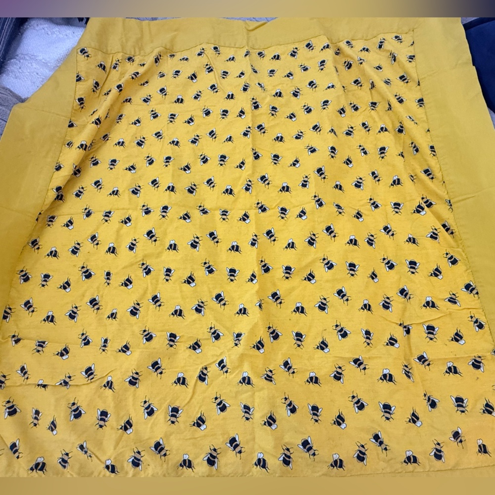 BUZZ DEPT 56 SQUARE LINEN CLOTH TABLECLOTH BUMBLE HONEY BEE MUSTARD YELLOW 53X53